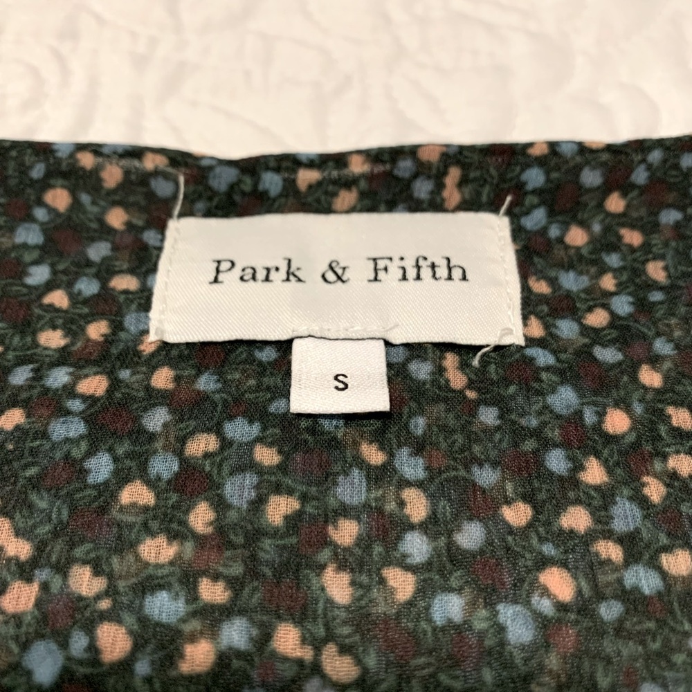 Park and fifth oversize v-neck dress - Picture 9 of 9